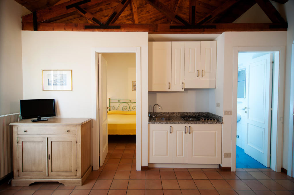 Valcastagno Relais & Residence Sirolo Rum bild