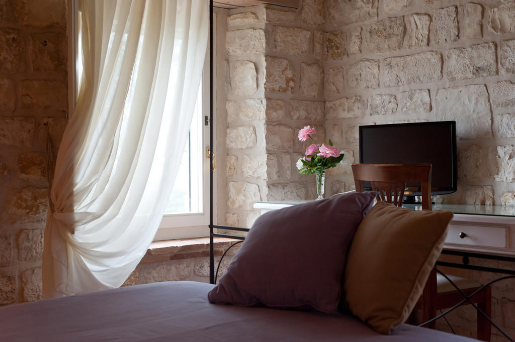 Valcastagno Relais & Residence Sirolo Rum bild